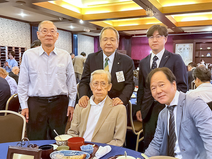 開会前テーブル風景