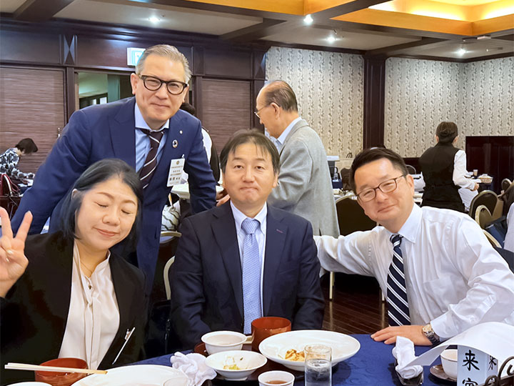 開会前テーブル風景②