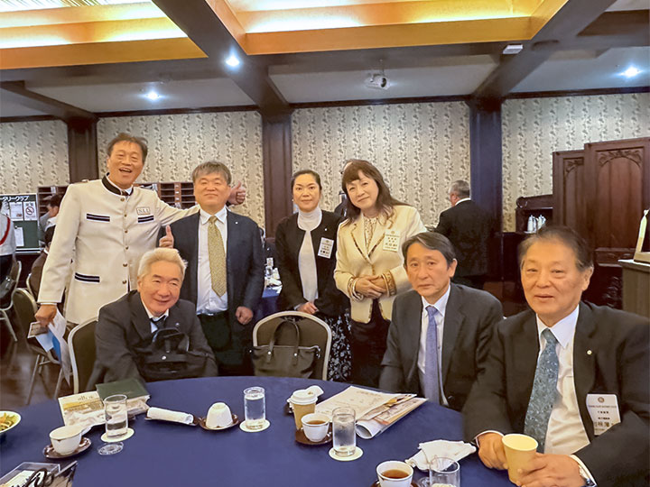 開会前テーブル風景②