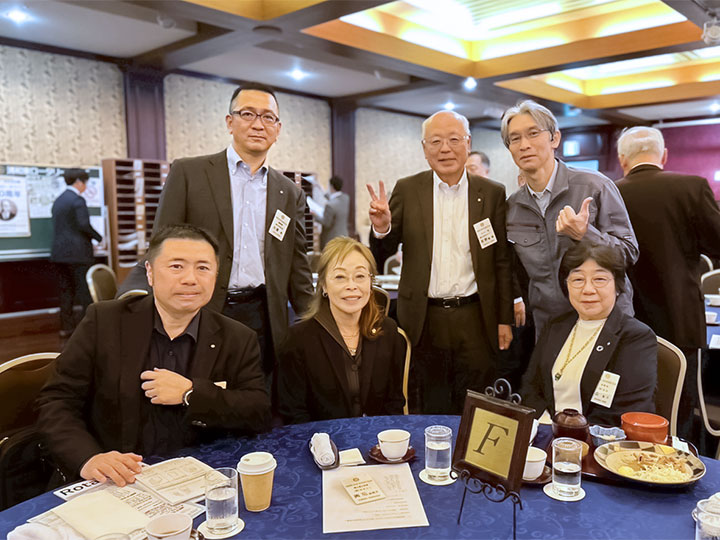 開会前テーブル風景③