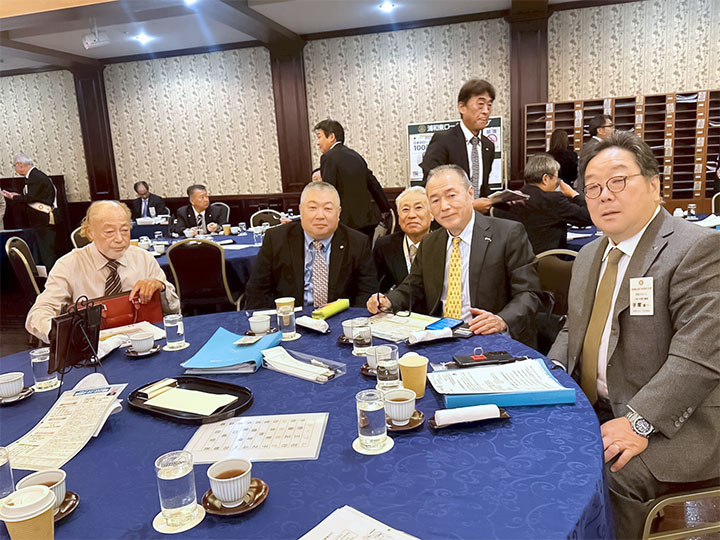 開会前テーブル風景②